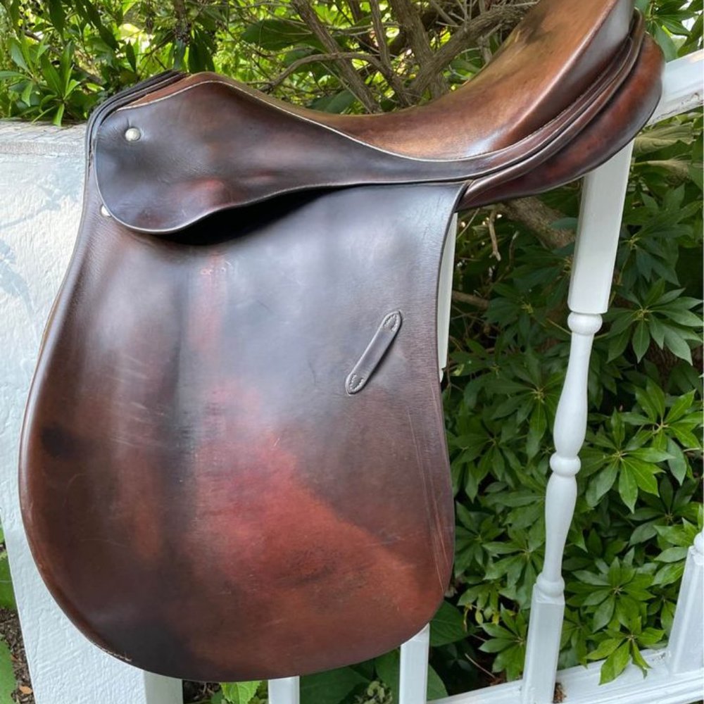 Passier Dressage saddle , no scratches, just reflocked